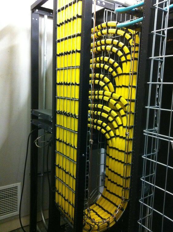 thiết kế các thiết bị trong tủ rack cho data center