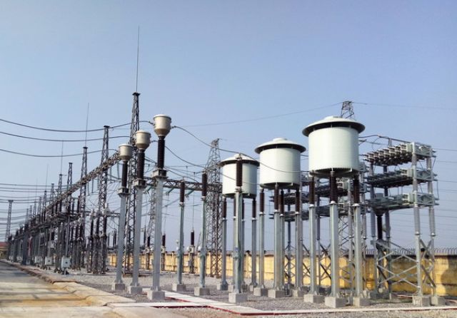 Lắp đặt hẹ thống tụ bù trên cao

